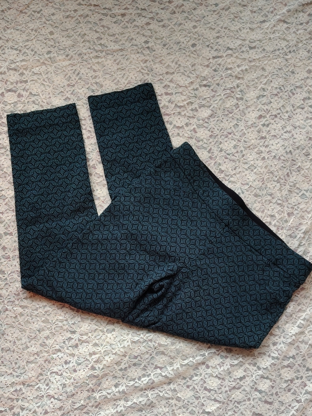 Roz&Ali Stretchy, Patterned Leggings, Size 4
